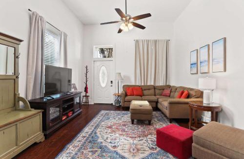 Mid-City House | Art Filled Sanctuary in the Heart Of Mid City