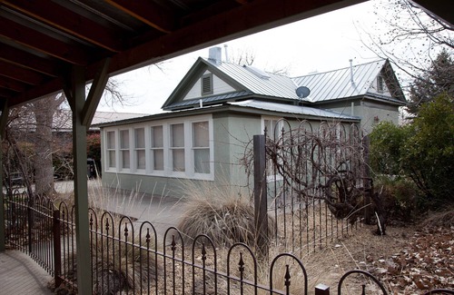 Marfa House | Austinite Marfa: Beautiful Minimalist Adobe, Walk to Downtown