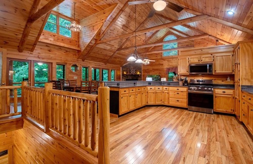 Foxfire Estates House | Babbling Brook - 10 Minutes from Downtown Blue Ridge