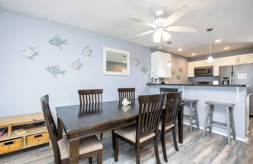 Corpus Christi Condo | Beachfront Condo Steps from the Sand with Pool, Hot Tub, & Private Balconies