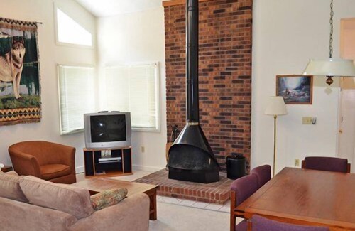 Basye Apartment | Beautiful 2 bedroom unit at resort, sleeps 6