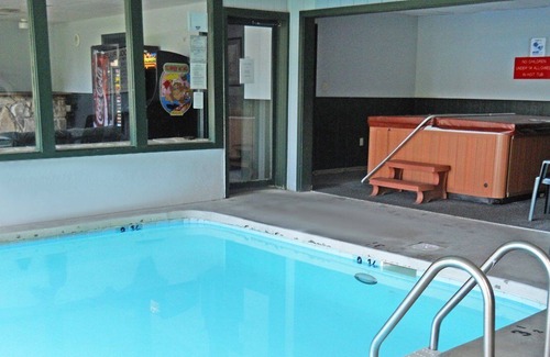 Chalet Village Apartment | Beautiful 2 bedroom unit at resort, sleeps 6