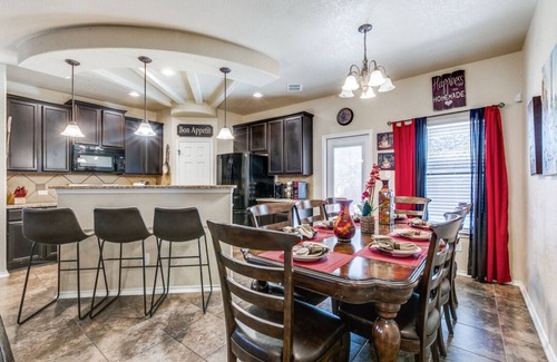 Pipers Meadow House | Beautiful and cozy home near Sea World 4 mi, Lackland 8 miles, Six Flags14 mi