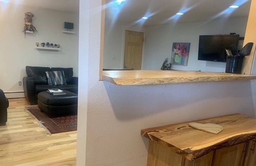 Boulder House | Beautiful Mountain Retreat with private entrance.