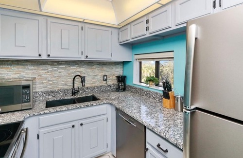 Siesta Key Condo | Beautiful one bedroom condo on Siesta Key. minutes from Siesta key Beach!