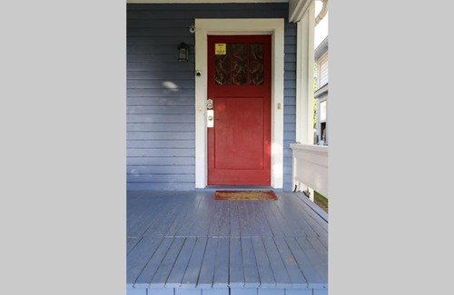 Niagara Falls Apartment | Beautiful View Home attractions by Niagara Falls River NY