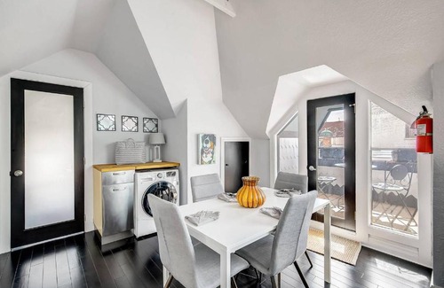 Uptown Apartment | Best hidden gem in Denver! Heart of Cap Hill!!