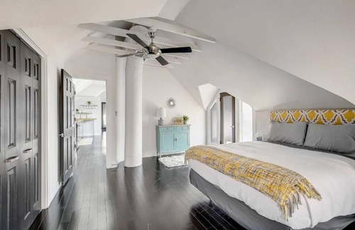 Uptown Apartment | Best hidden gem in Denver! Heart of Cap Hill!!