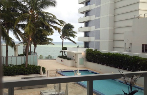 Mid Beach Condo | Best Rates! Sorrento Jr. Two Queen Beds w/Sofabed. Free Spa Passes and Valet