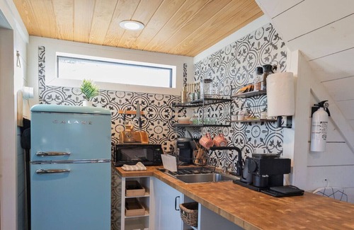 Dripping Springs House | Bird`s Eye, Cozy Cabin w a view & Tesla EV Charger