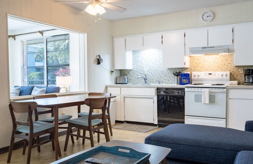 Bradenton Beach House | Bollinger Duplex B Pet Friendly 1 Bedroom One Block From Beach
