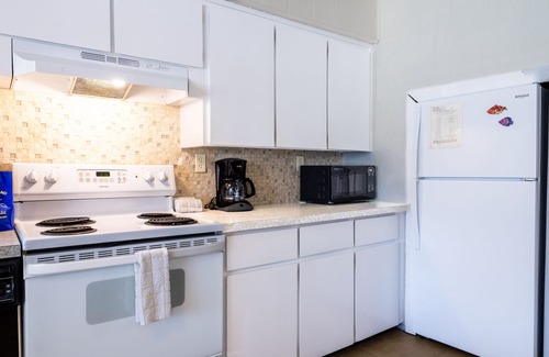 Bradenton Beach House | Bollinger Duplex B Pet Friendly 1 Bedroom One Block From Beach