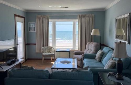 Surfside Beach Apartment | Boston Commons 201 Condo