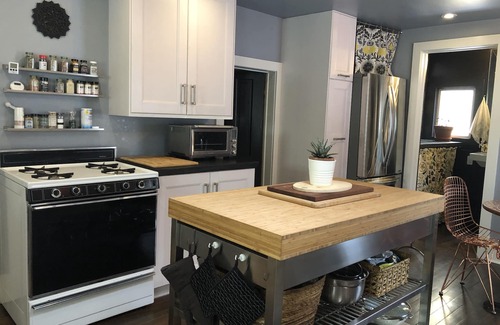 Whittier House | Boulder Artist Home Mountain Views Garden Pet-Friendly