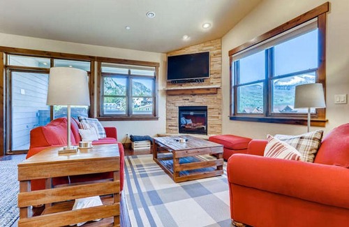 Frisco House | Boulevard Bend P1 by Book by Owner