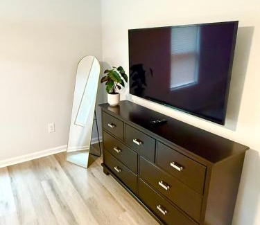 Shannon House | Bright, Cozy & Convenient - Minutes from UAB, Airport and Downtown Fun!