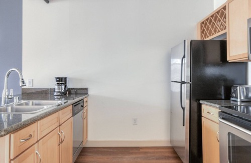 Ballpark Apartment | Bright LoDo 2BR w/ W/D, Roof & Gym, nr Coors Field, by Blueground