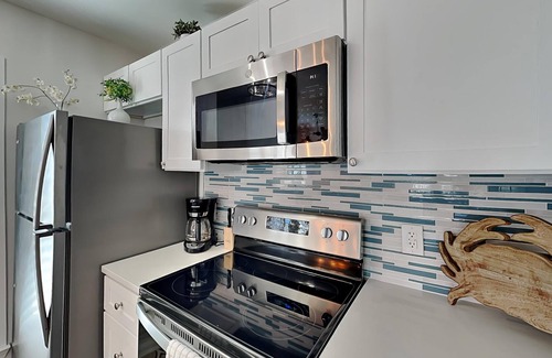 Key Allegro Condo | Canal Royale | Access to Boat Dock + Slip & Pool and Hot Tub!