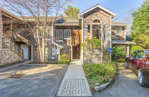 Tolovana Park House | Cannon beach vibes, steps to the beach,WIFI,3 full bedroom en suites with 3 fireplaces,Near Downtown