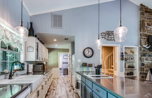 Log Cabin House | Cedar Creek Castaway