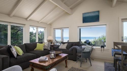 Cannon Beach House | Chapman Cove by AvantStay Gorgeous Beach Bungalow w Sauna