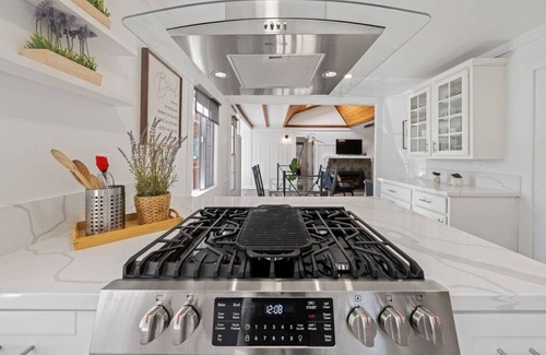 Hillcrest House | Charming Hillcrest/Mission Hills 3 BR + House