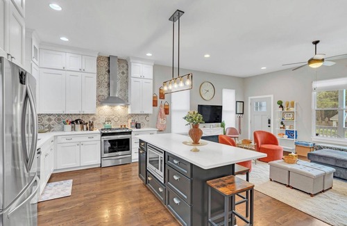Shelby Hills House | CMA Fest The BlueBelle E Nash Songwriter Stay 3Bed 3Bath HotTub Yard 30+day