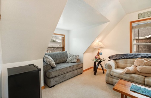 Rockaway Beach House | Comfortable home with a private game room - blocks from the beach