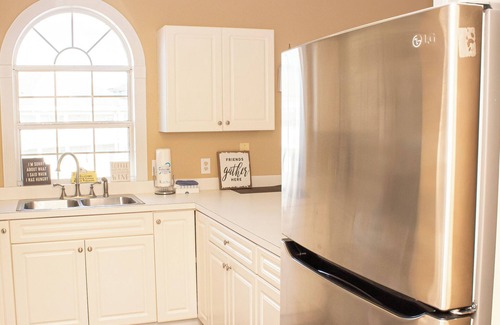 Central Myrtle Beach Condo | Comfortable & Spacious Villa at Myrtlewood. 3rd fl, 2Br/2Ba nicely decorated.