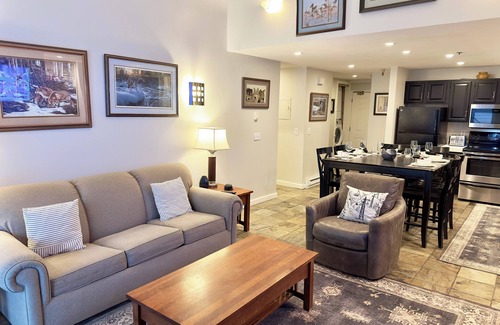 North Park City Condo | Comfortable Two Story Condo w/Common Hot Tub and Pool-Walk to lifts and Main St