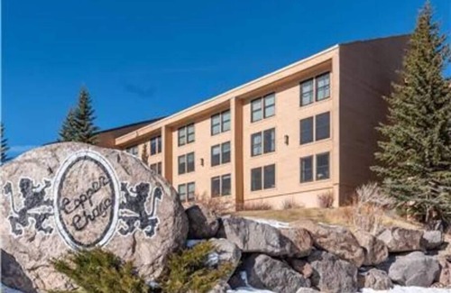 Brian Head Apartment | Condo 112, Wifi, Community Pool, Jacuzzi, Lounge,