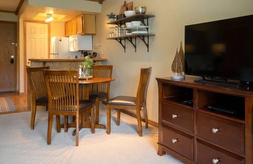 Brian Head Apartment | Condo 140, Wifi, Community Pool, Jacuzzi, Lounge,