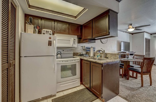 Brian Head Condo | Copper Chase Condo 104 Community pool, Jacuzzi