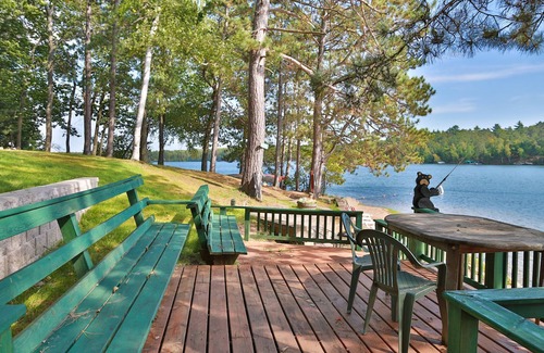 St Germain Cottage | Cottage 3 - Hiller's Pine Haven - Enjoy a breathtaking lake view - Free WIFI
