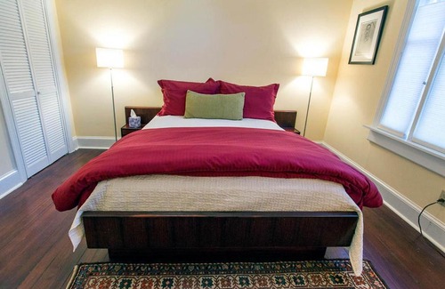 Historic Downtown Savannah House | Courtyard on Gaston by Lucky Savannah