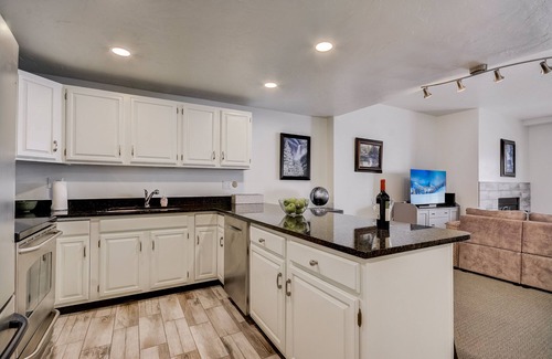 North Park City Condo | Cozy 1 bdrm Snowblaze Condominium in Old Town at the base of Park City Mountain
