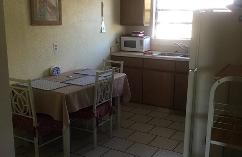 Bay Esplanade Apartment | Cozy 1 bedroom on the water!Apt.#2
