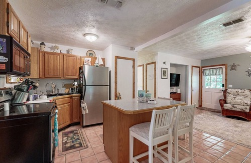 Amelia City House | Cozy cottage near the beach with internet, AC, Washer/Dryer