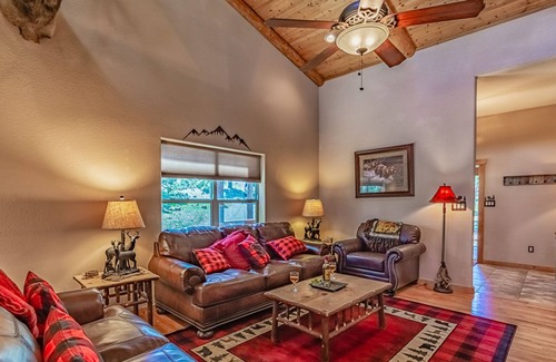 Alto Cabin | Cozy Knotty and Nice, 4 bedrooms, Game Room, Views, Sleeps 10