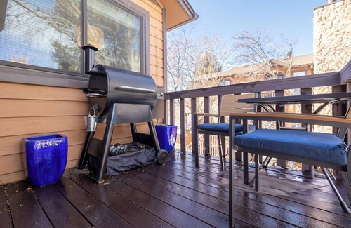 West Westminster Condo | Cozy Modern Condo, Access to Lake & Mountains, AC, Fireplace, WiFi