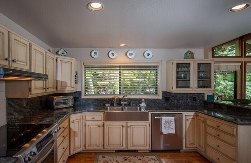 Warm Springs House | Creek Front Duplex | Close to Lifts with Hot Tub
