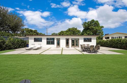 Melaleuca Gardens House | Dania Beach Unit 1 By Pmi