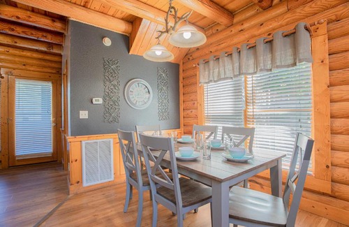 Pigeon Forge House | Deer Tracks Retreat in Pigeon Forge!