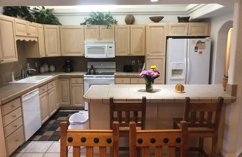 Lake Havasu City House | DISCOUNTED FOR END OF SUMMER RELAX AND ENJOY YOUR PRIVATE POOL, PATIO & TIKI BAR