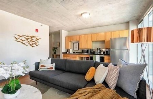 The Loop Condo | Downtown 3bd #7 near Park+Museums