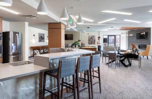 Ballpark Condo | Downtown Larimer Square with amenities!