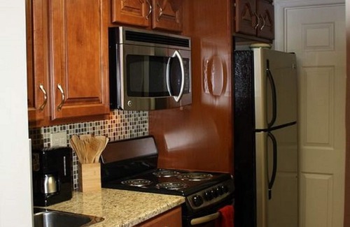 Gatlinburg Condo | Downtown! Walk to Town & Ober! Fireplace! Indoor Heated Pool! Free Parking!