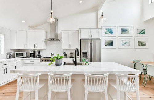 Encinitas House | Dream Home - Steps to Beach, Pools, Shops & Dining