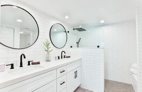 Encinitas House | Dream Home - Steps to Beach, Pools, Shops & Dining