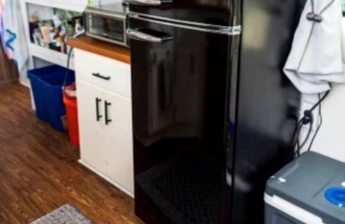Grandview House | Eccentric Converted Bus, Perfect for a Tennessee Vacation